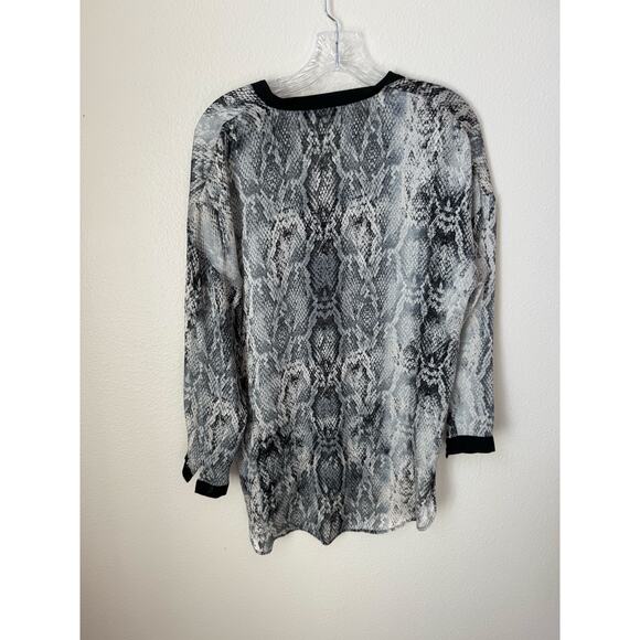 Zara Basic Snake Skin Print V-Neck Top Size Medium - Picture 3 of 6